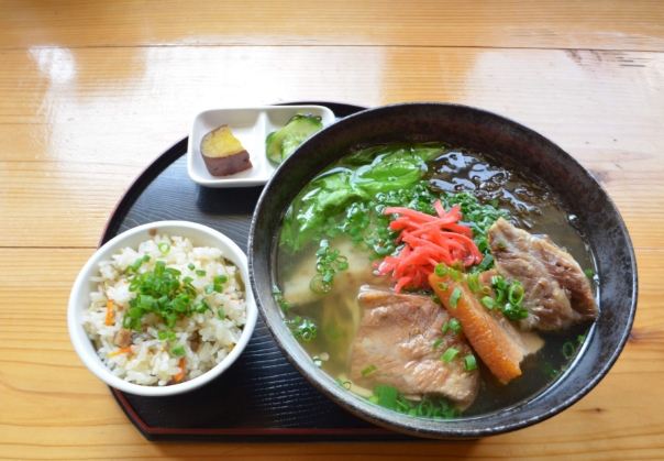 名護美食